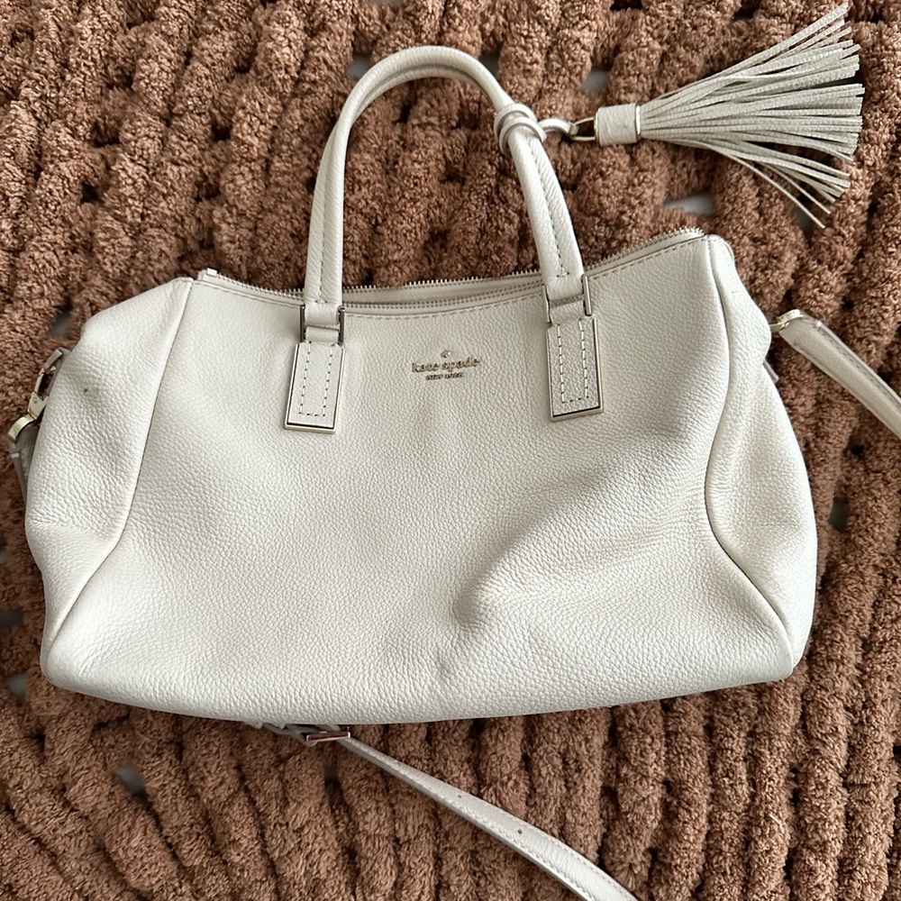 Beautiful off white Kate Spade purse like new